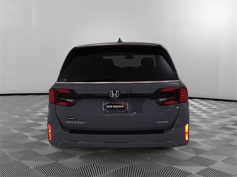 Used 2025 Honda Odyssey Touring image 4