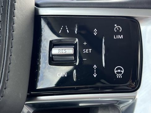 Certified 2023 Land Rover Range Rover Long Wheelbase SE AWD/4WD image 23