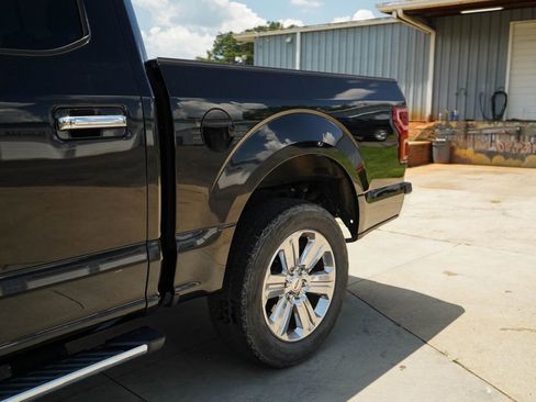 Used 2019 Ford F150 XLT w/ Equipment Group 302A Luxury AWD/4WD image 21