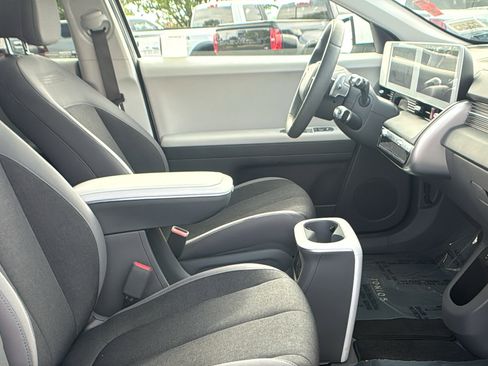 Used 2024 Hyundai Ioniq 5 SEL RWD image 13