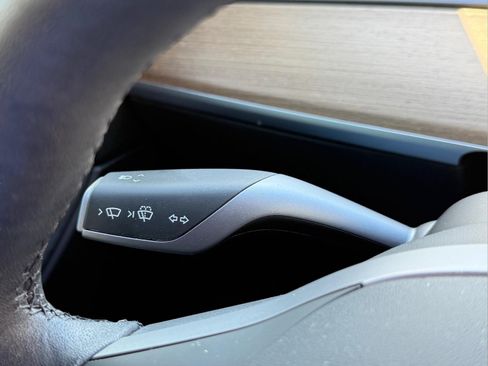 Used 2022 Tesla Model Y Performance AWD/4WD image 19