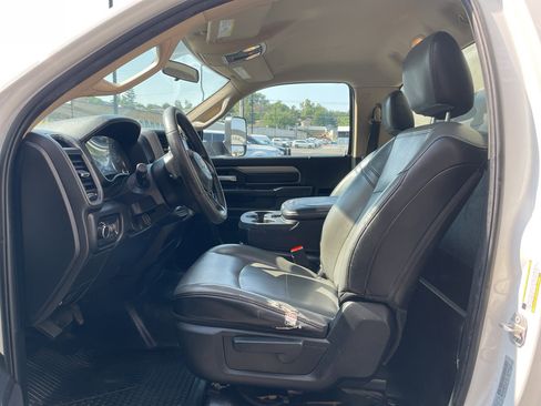 Used 2019 RAM 4500 Tradesman image 10
