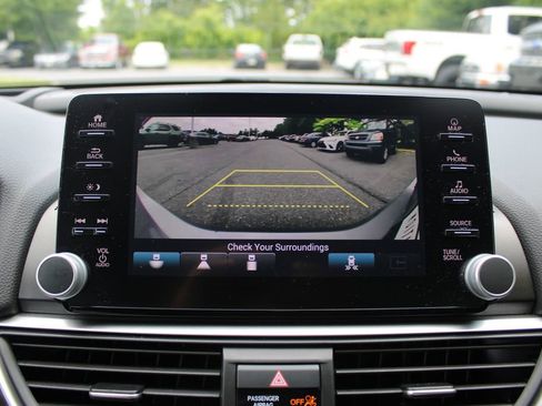 Used 2018 Honda Accord Touring image 26