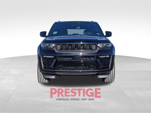 New 2026 Jeep Grand Cherokee Limited AWD/4WD image 2
