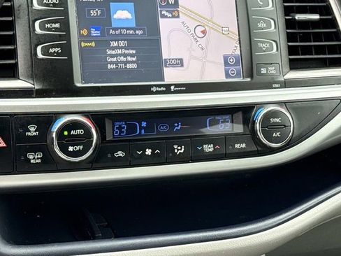 Used 2015 Toyota Highlander XLE image 22