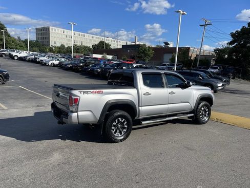 Used 2021 Toyota Tacoma TRD Off-Road w/ Technology Package AWD/4WD image 8