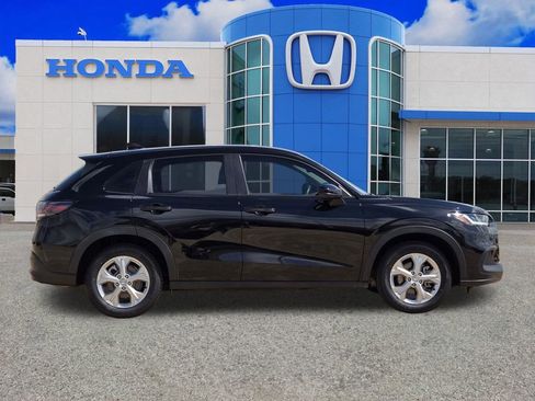 Used 2024 Honda HR-V LX image 2
