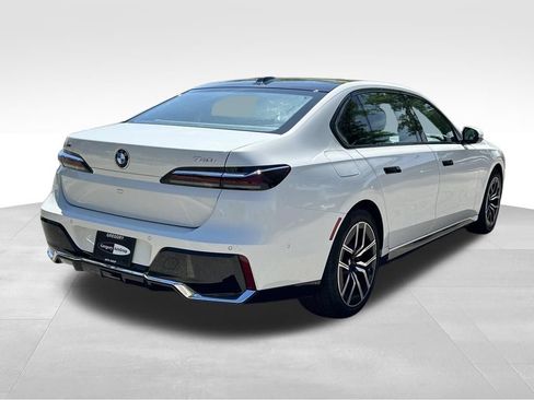Used 2025 BMW 740i xDrive AWD/4WD image 8