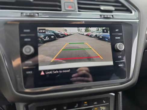 Used 2023 Volkswagen Tiguan SE FWD image 30