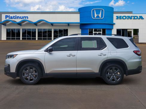New 2026 Honda Pilot Sport image 3