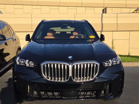 Used 2025 BMW X5 sDrive40i w/ Executive Package RWD image 2