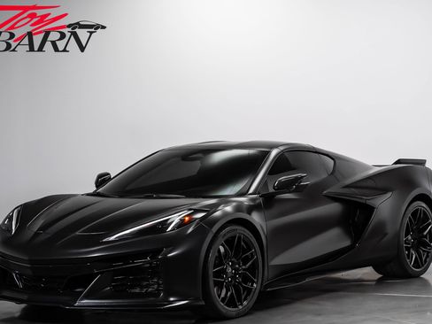 Used 2024 Chevrolet Corvette Z06 RWD image 9