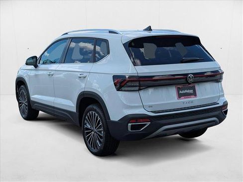 New 2025 Volkswagen Taos SE image 2