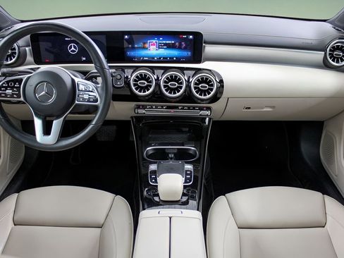 Used 2020 Mercedes-Benz CLA 250 image 16