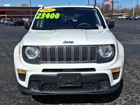 Used 2023 Jeep Renegade Latitude AWD/4WD image 27