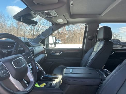 Used 2025 GMC Sierra 2500 Denali w/ Denali Reserve Package image 16