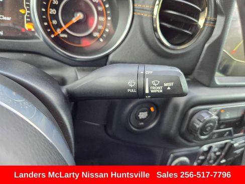 Used 2023 Jeep Gladiator Overland AWD/4WD image 23