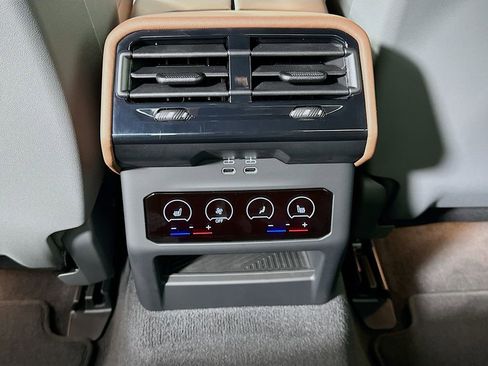 New 2027 BMW 550e xDrive AWD/4WD image 18