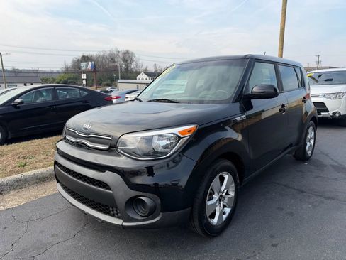 Used 2019 Kia Soul FWD image 3