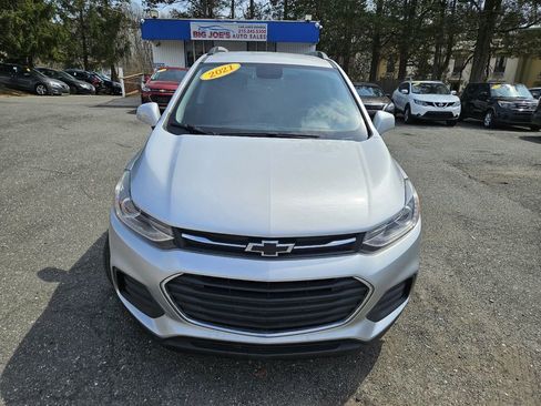 Used 2021 Chevrolet Trax LT w/ Sport Edition FWD image 9