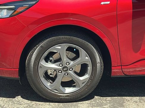 Certified 2024 Ford Escape ST-Line w/ Tech Pack #1 FWD image 6
