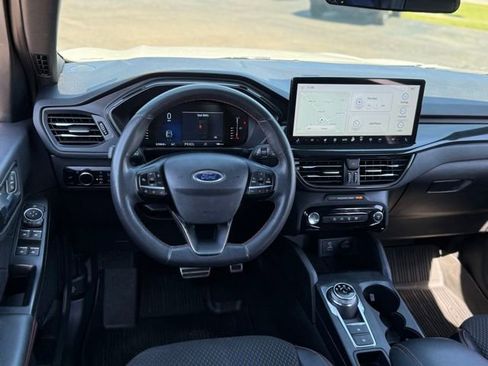 Certified 2023 Ford Escape ST-Line w/ Tech Pack #1 AWD/4WD image 7