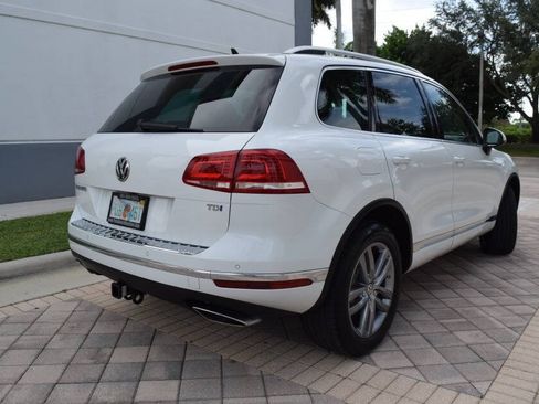 Used 2016 Volkswagen Touareg TDI AWD/4WD image 6