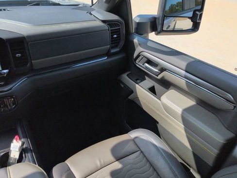 Used 2025 Chevrolet Silverado 2500 ZR2 w/ ZR2 Bison Edition image 18