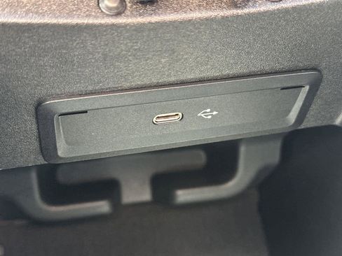 Used 2025 Mercedes-Benz GLE 450e 4MATIC image 31