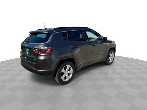 Used 2019 Jeep Compass Latitude FWD image 9