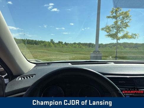 Used 2019 Nissan Rogue SV FWD image 18