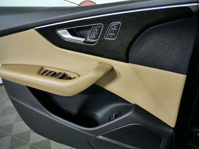 Used 2023 Audi Q8 Premium Plus w/ Premium Plus Package AWD/4WD image 22