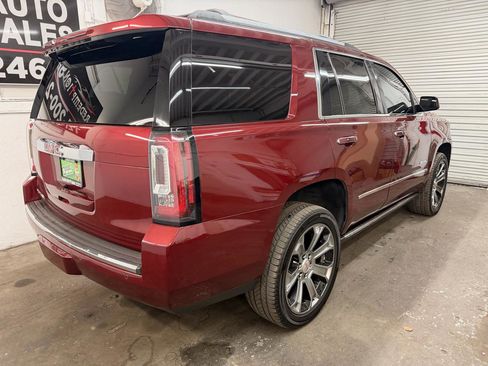 Used 2017 GMC Yukon XL SLT AWD/4WD image 4