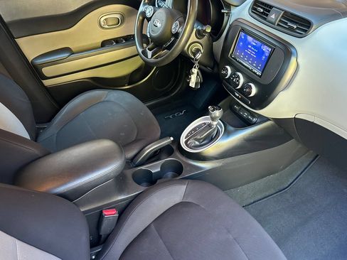 Used 2019 Kia Soul FWD image 16