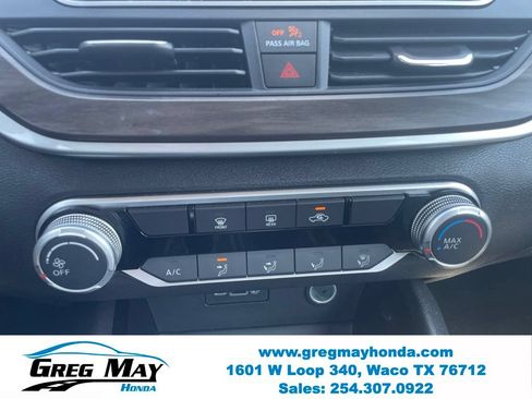 Used 2024 Nissan Altima 2.5 SV FWD image 19