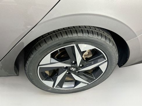 Used 2023 Hyundai Elantra SEL w/ Convenience Package FWD image 30
