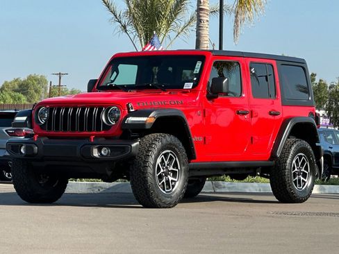Used 2025 Jeep Wrangler Unlimited Rubicon AWD/4WD image 8