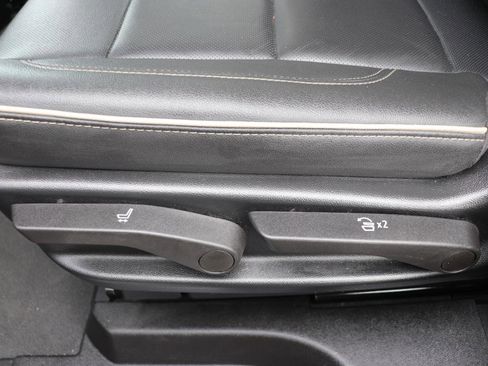 Used 2024 GMC Yukon SLT image 29