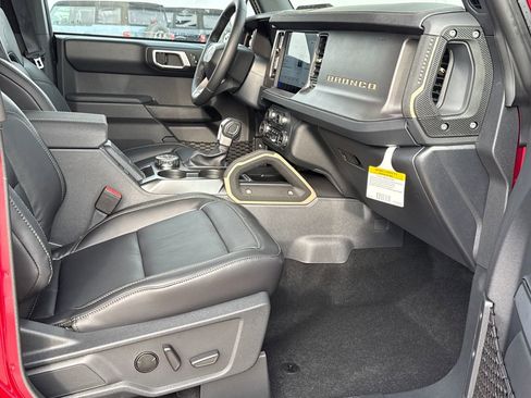 New 2025 Ford Bronco Badlands image 23