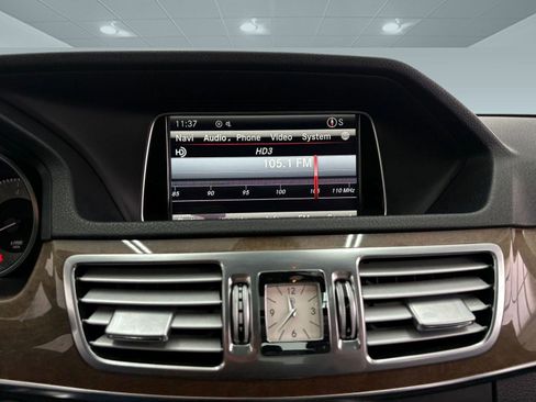 Used 2014 Mercedes-Benz E 350 Sedan image 29