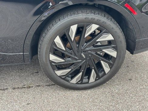Certified 2025 Lincoln Nautilus Reserve AWD/4WD image 10