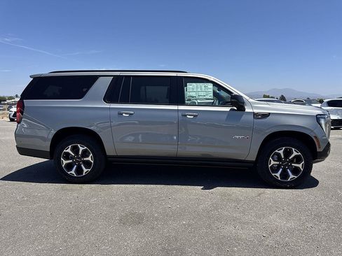 New 2026 GMC Yukon XL AT4 Ultimate w/ LPO, Floor Liner Package AWD/4WD image 3