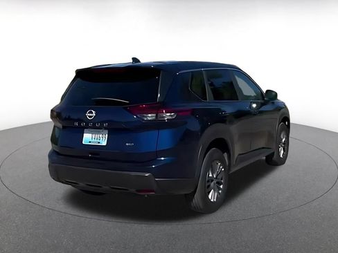 Used 2026 Nissan Rogue SV AWD/4WD image 13