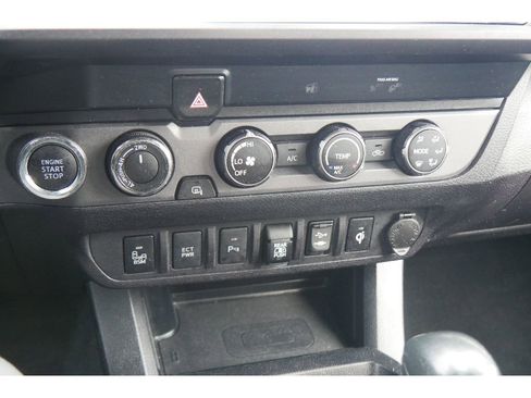 Used 2019 Toyota Tacoma TRD Off-Road w/ Technology Package image 22