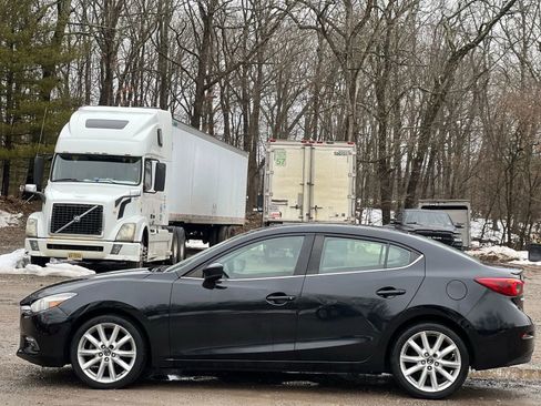 Used 2017 MAZDA MAZDA3 Grand Touring w/ Premium Equipment Package FWD image 3
