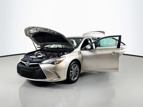 Used 2017 Toyota Camry SE FWD image 18