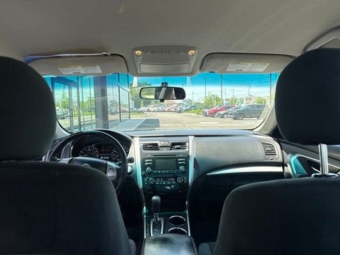 Used 2015 Nissan Altima 2.5 SV FWD image 12