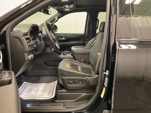 Used 2024 GMC Yukon XL AT4 w/ AT4 Premium Plus Package AWD/4WD image 13
