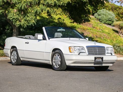 Used 1995 Mercedes-Benz E 320 Convertible image 14