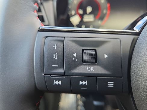 New 2026 Nissan Kicks SR w/ SR Premium Package FWD image 18